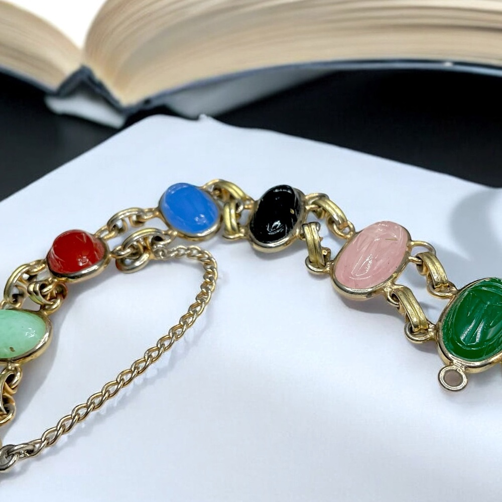 🌺Vintage Large Gemstone Scarab Bracelet - Picture 2 of 9